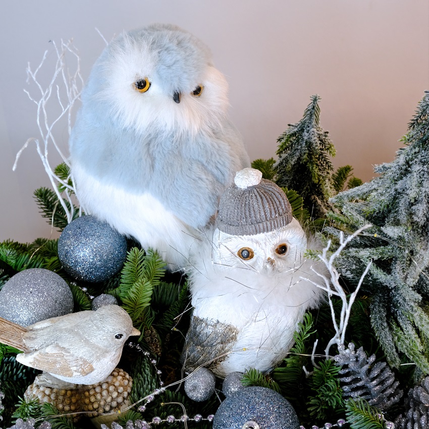 Новогодняя композиция из нобилиса с декором и сувенирами «Совиные сны»