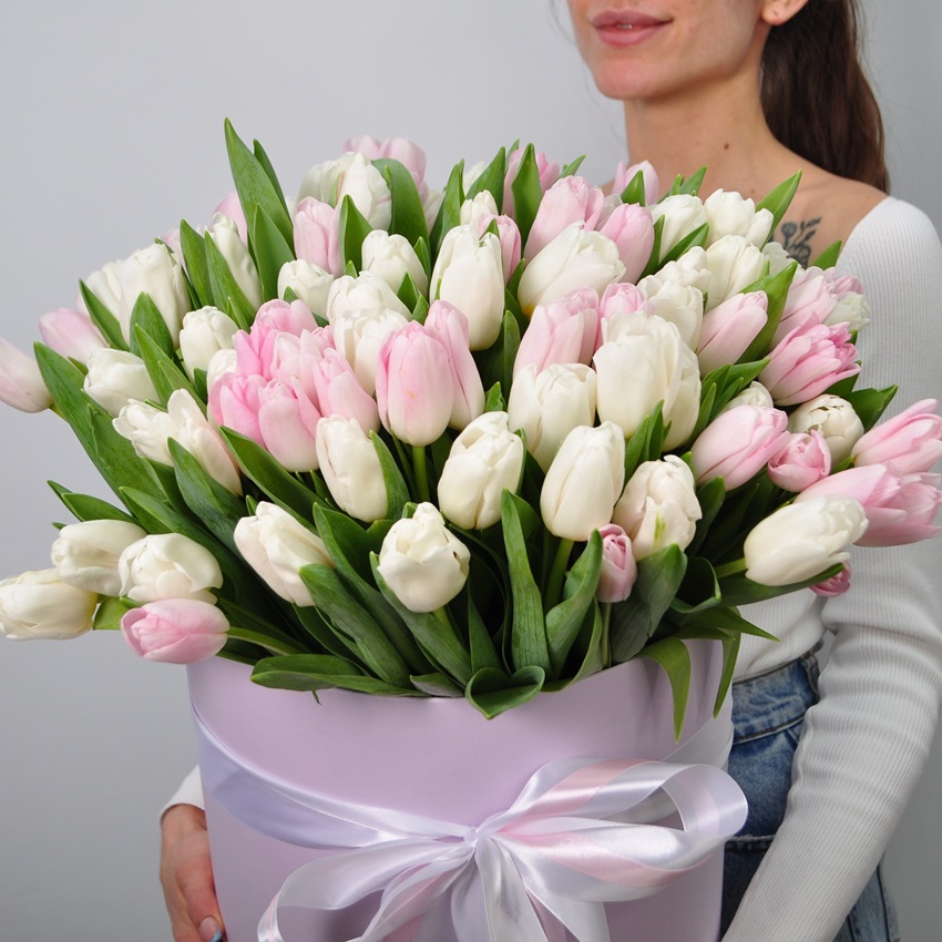 Тюльпаны в коробке (101 тюльпан)