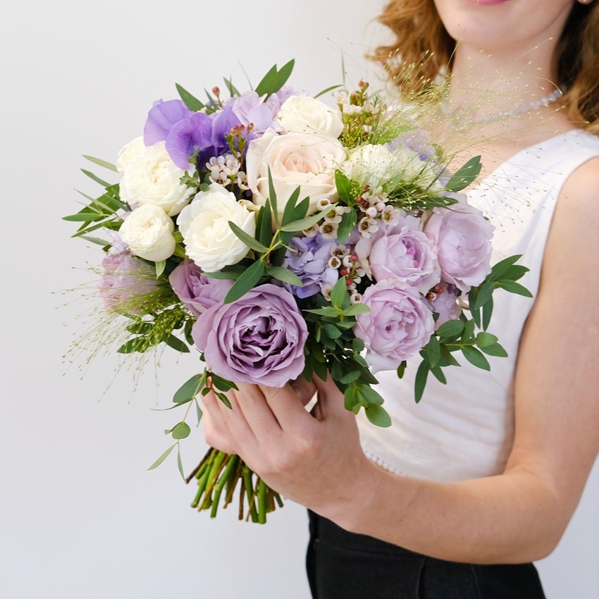 Букет невесты с пионовидными розами и гортензией "Акварель чувств"