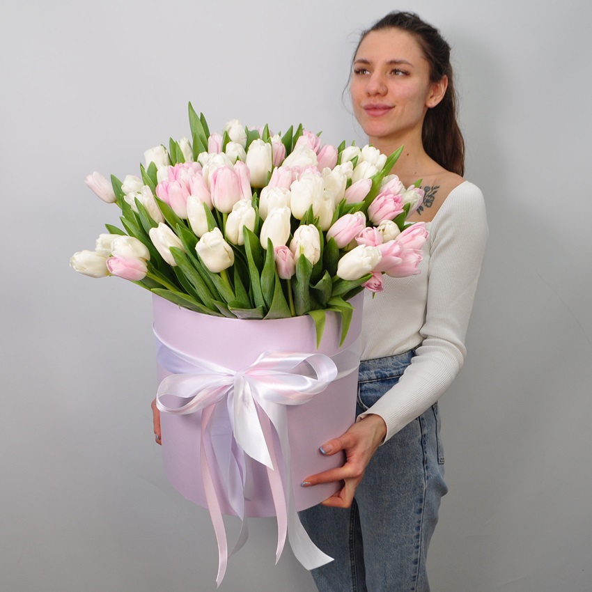 Тюльпаны в коробке (101 тюльпан)