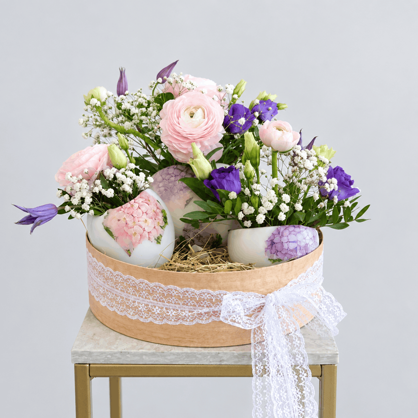 Композиция на пасху: декоративные яйца с цветочным оформлением