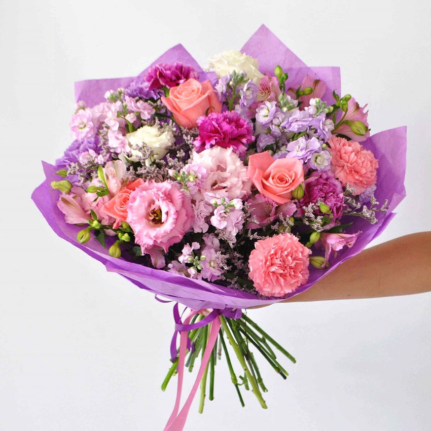 Букет "Летний сад", с эустомой и маттиолой