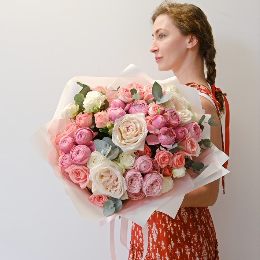 Пионовидные розы в нежном букете "Ты - моя Весна"