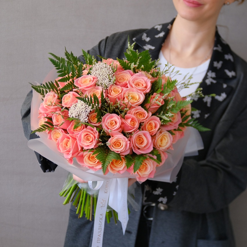 Волшебные персиковые розы, 59 штучек