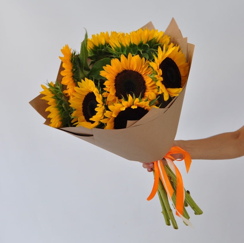Моей львице. Дарите подсолнухи! Букет и шар
