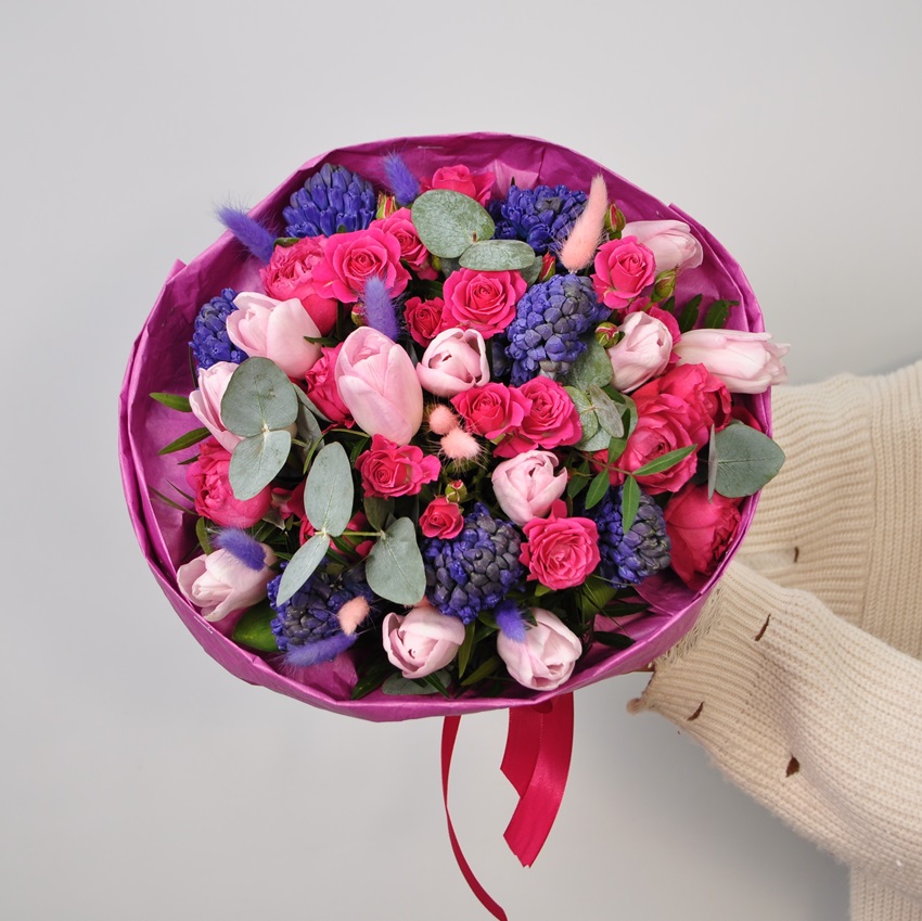 Букет с тюльпанами и гиацинтами "Аромат весны"