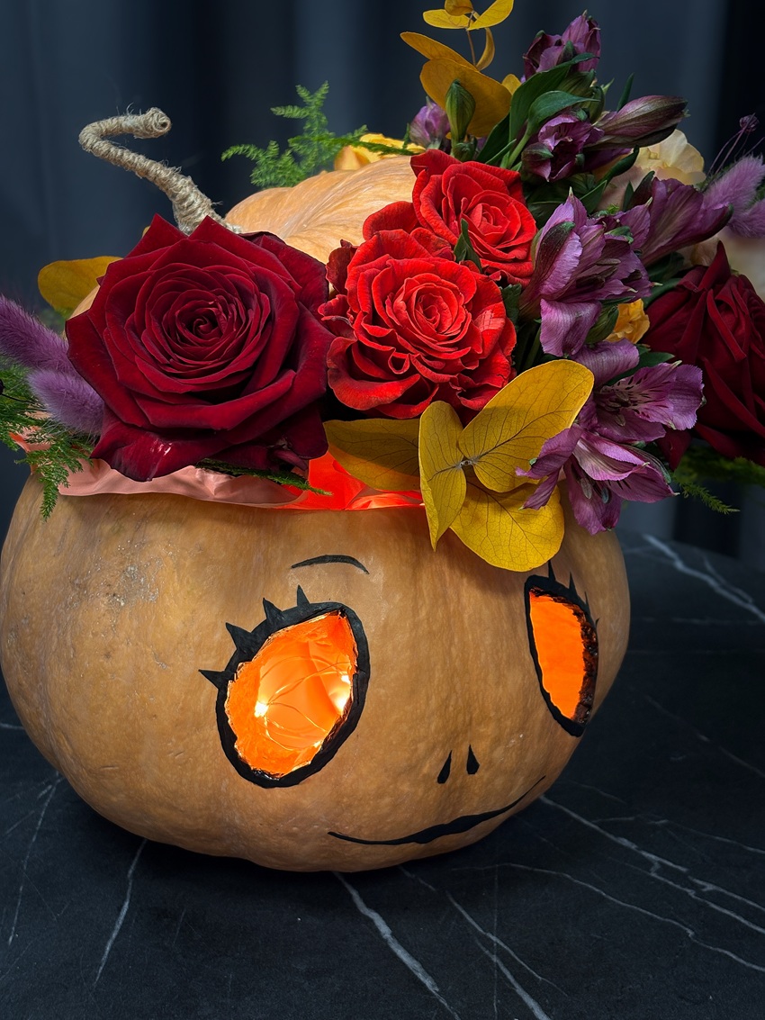 Цветы в тыкве с подсветкой! Цветочная тыква с розами