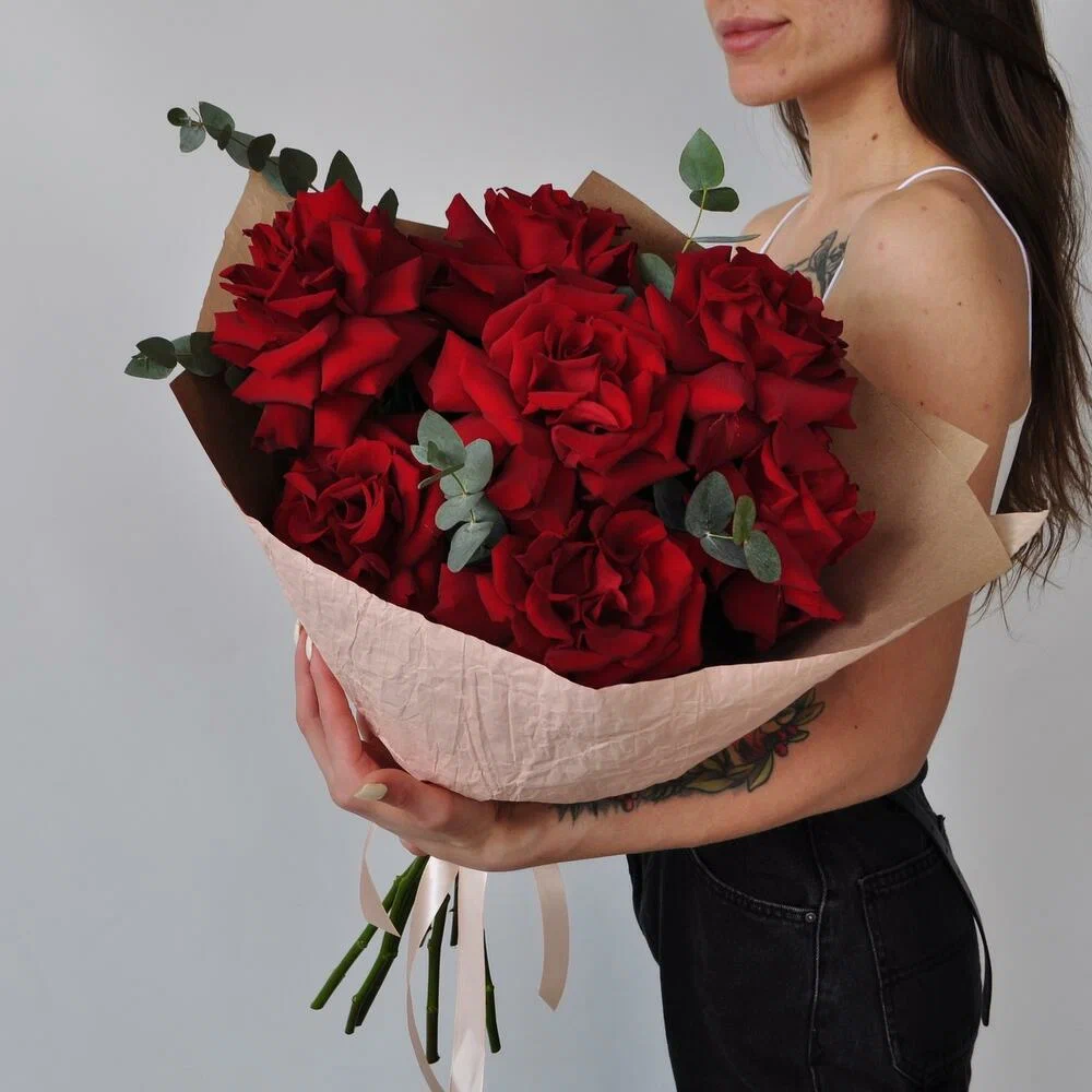 Новинка! Бархатные французские розы для любимой с эвкалиптом, 7 штучек