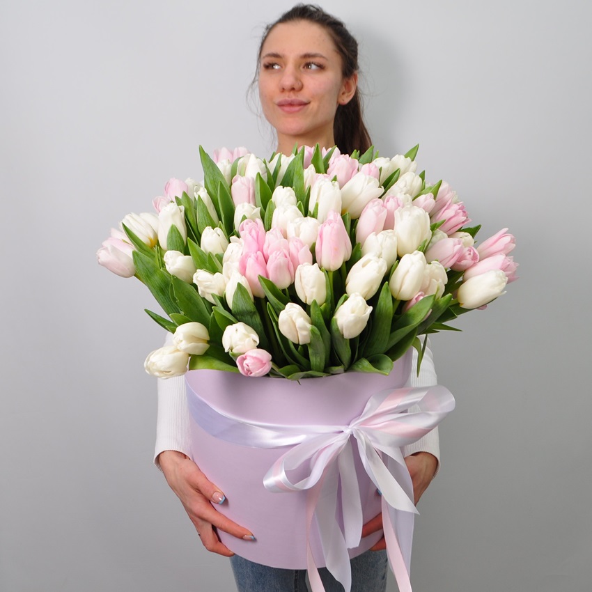 Тюльпаны в коробке (101 тюльпан)