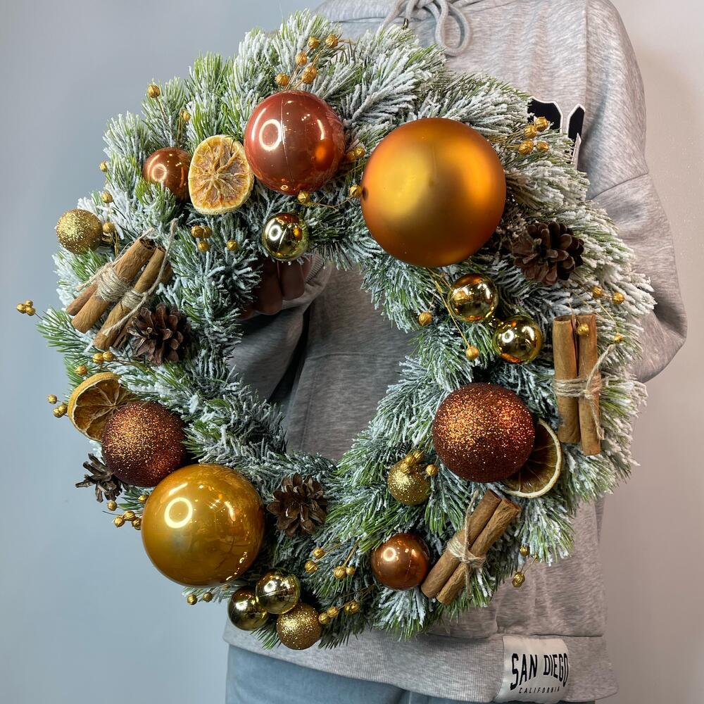Новогодний венок с апельсинами и корицей (искусственный)