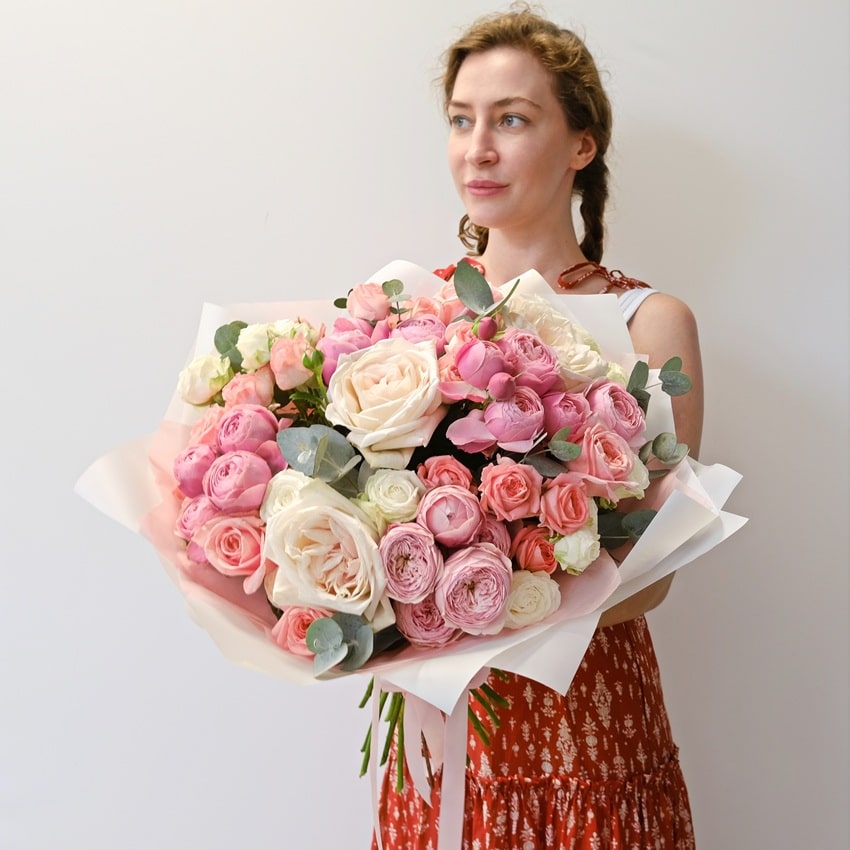 Пионовидные розы в нежном букете "Ты - моя Весна"