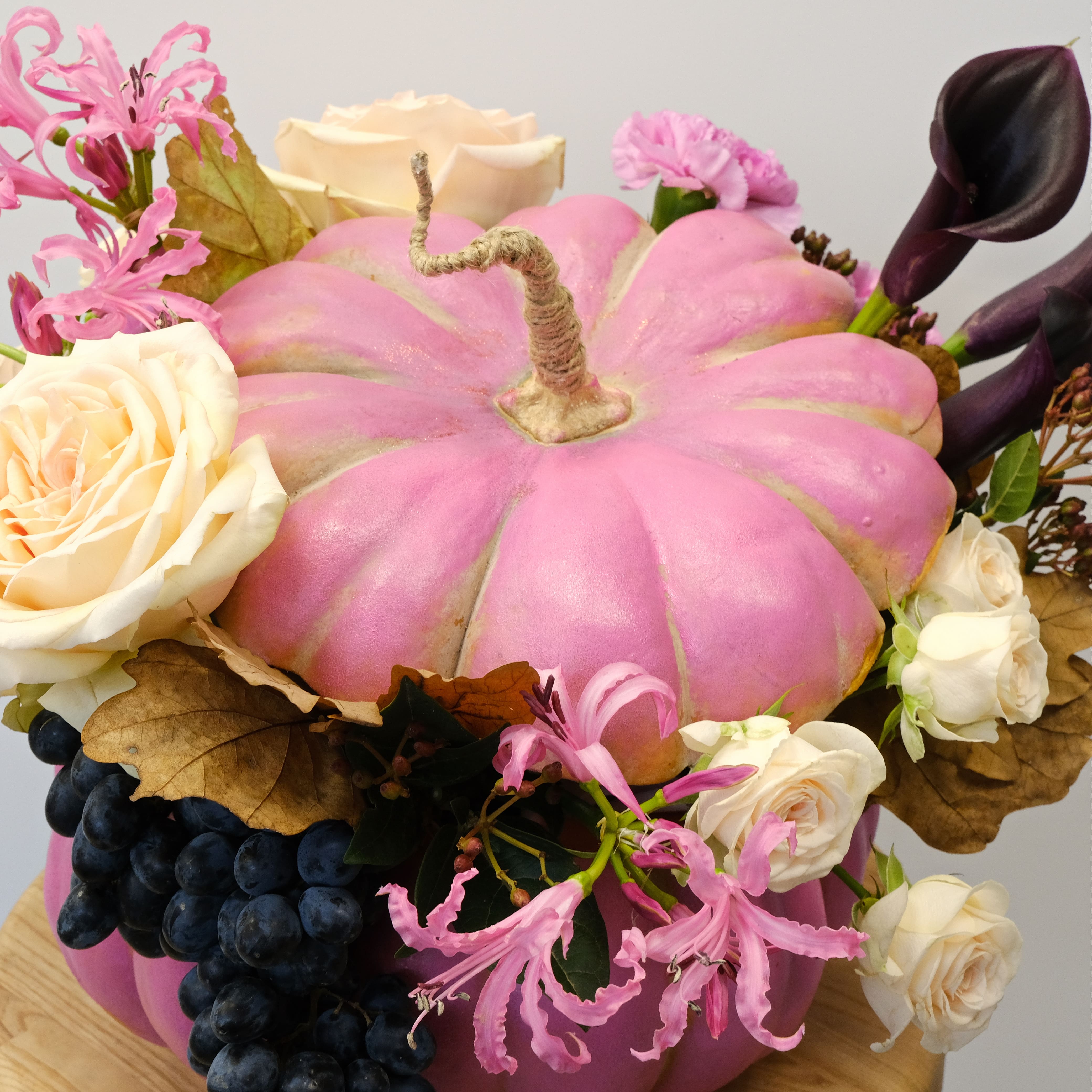 Цветочная тыква! Розовая тыква с пионовидными розами и каллами