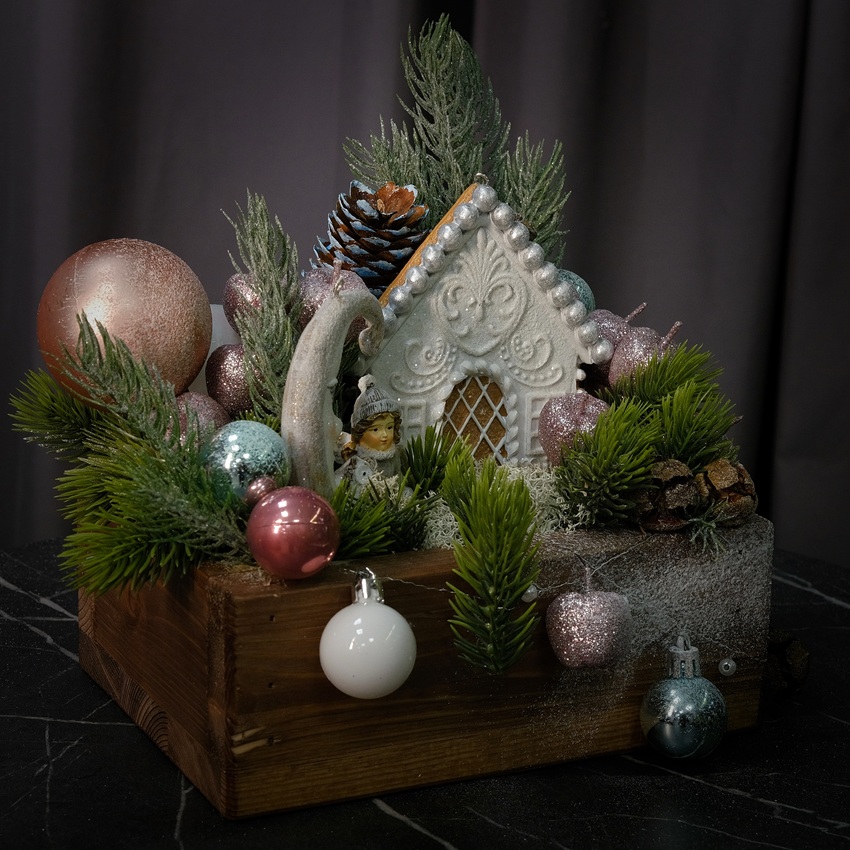 Новогодняя композиция "Путешествие в новогоднюю ночь" (искусственная)