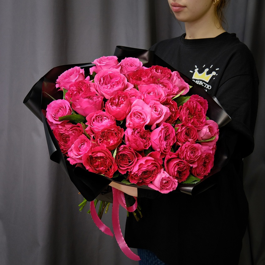 Красные пионовидные розы, 35 штучек в букете "Казанова"