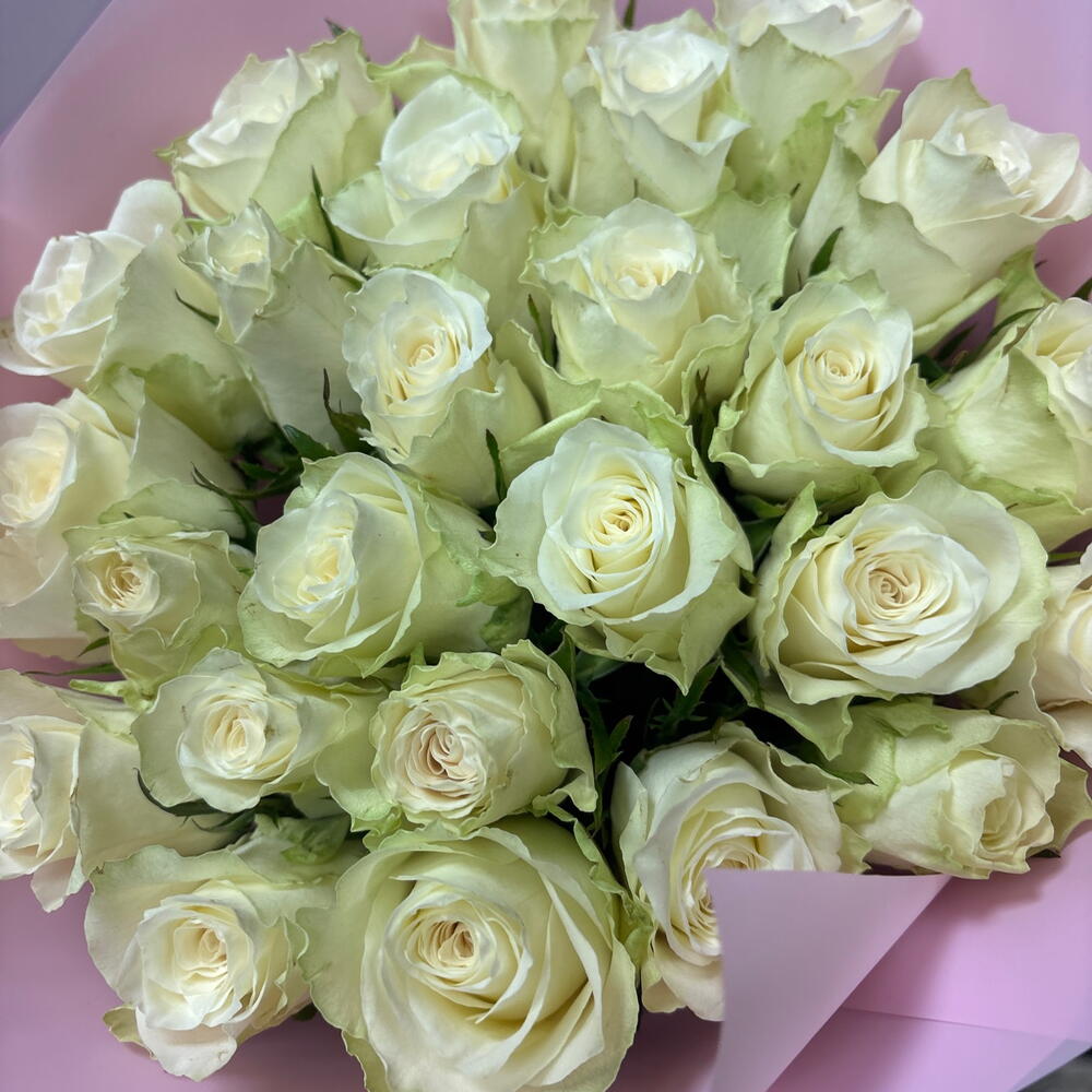 25 белых роз 40 см в букете «Лунное сафари»