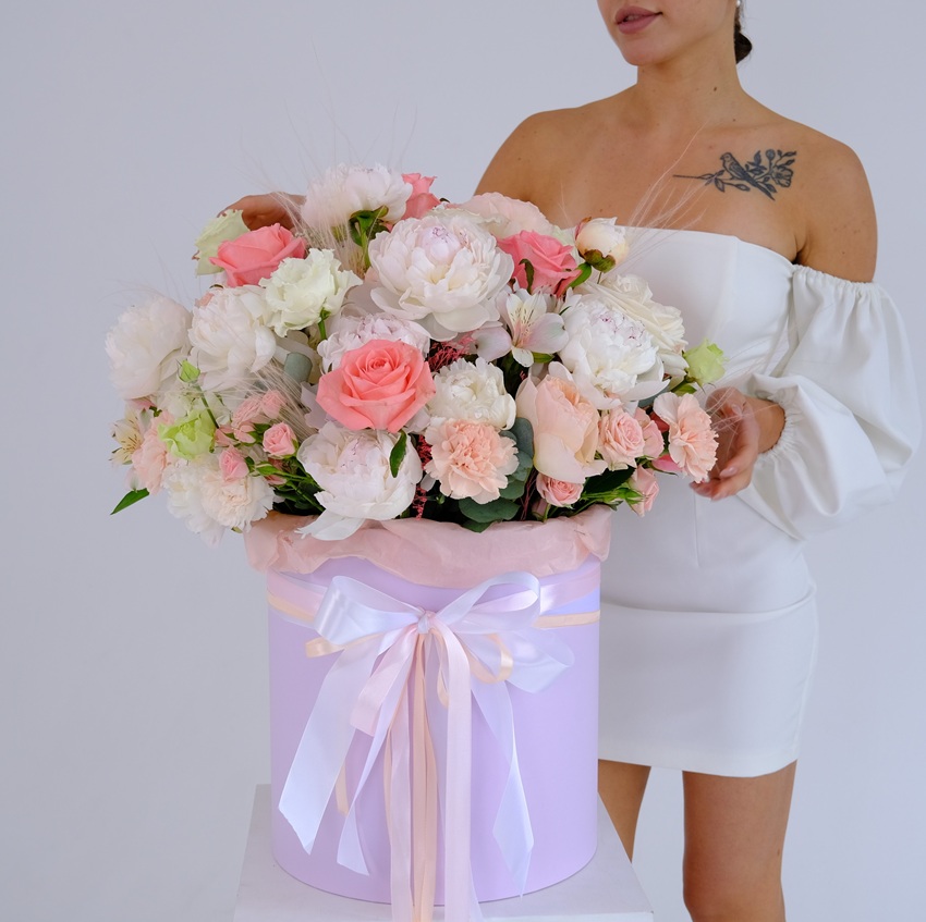 Комната цветов! Белые пионы и розы. Удиви её!