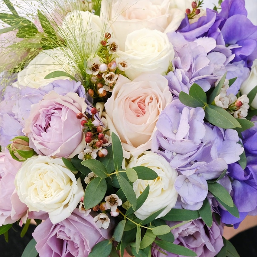 Букет невесты с пионовидными розами и гортензией "Акварель чувств"