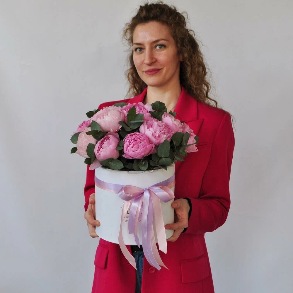 Пионы Сара Бернар, 15 штук в коробке