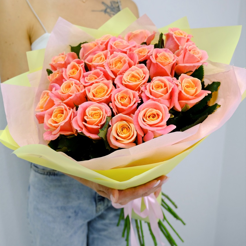 Волшебные персиковые розы 60 см, 25 штучек