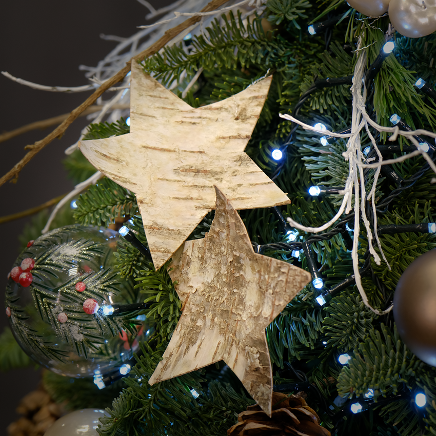 Ёлка из нобилиса и сосны в деревянном ящичке с декором, 120 см