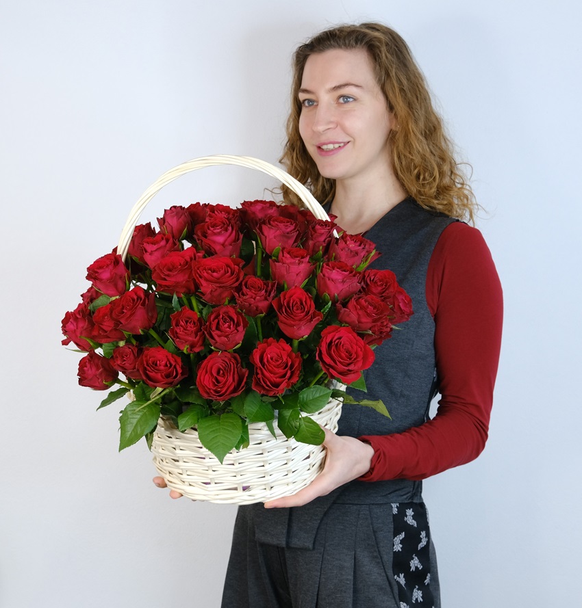 51 красная роза в корзине "Африканская страсть"