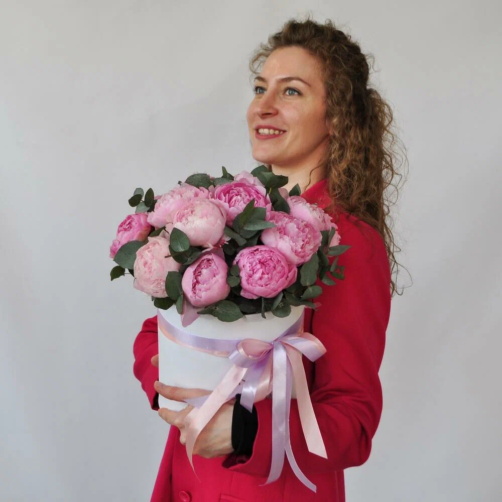 Пионы Сара Бернар, 15 штук в коробке