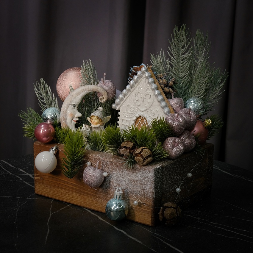 Новогодняя композиция "Путешествие в новогоднюю ночь" (искусственная)