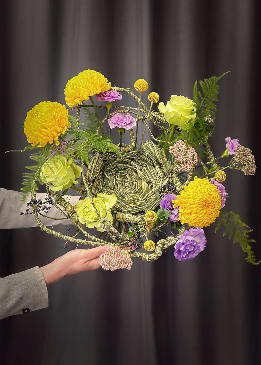 Авторский букет на каркасе ручной работы "Маленький космос"