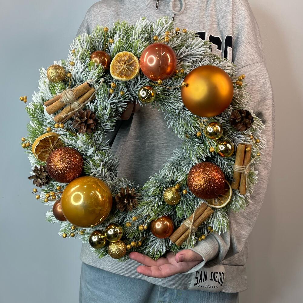 Новогодний венок с апельсинами и корицей (искусственный)