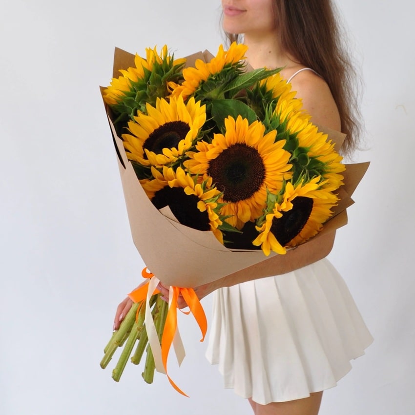 Моей львице. Дарите подсолнухи! Букет и шар