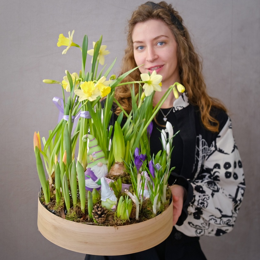 Садик с первоцветами: крокусы, тюльпаны и нарциссы "Весенний переполох"