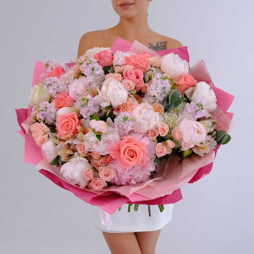 Комната цветов! Белые пионы и розы. Удиви её!