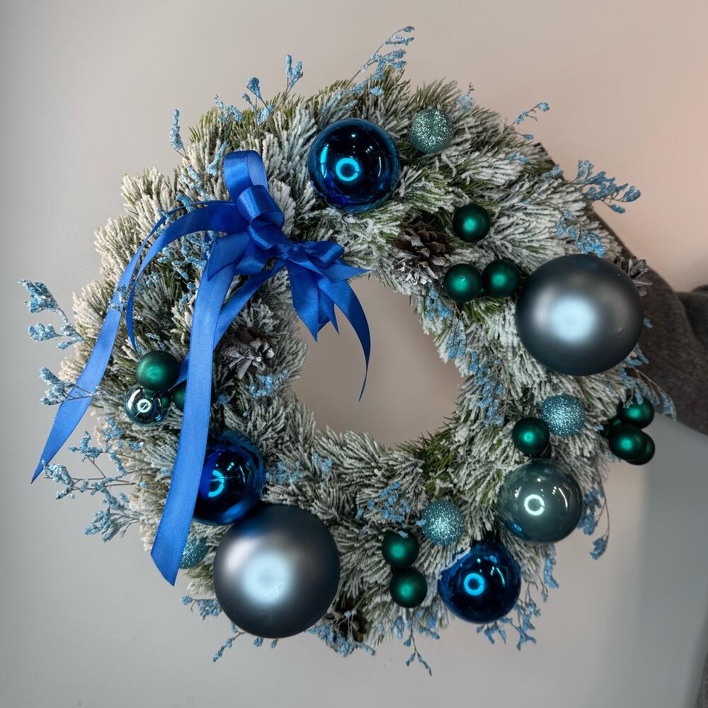 Новогодний венок в сине-бирюзовых оттенках (искусственный)
