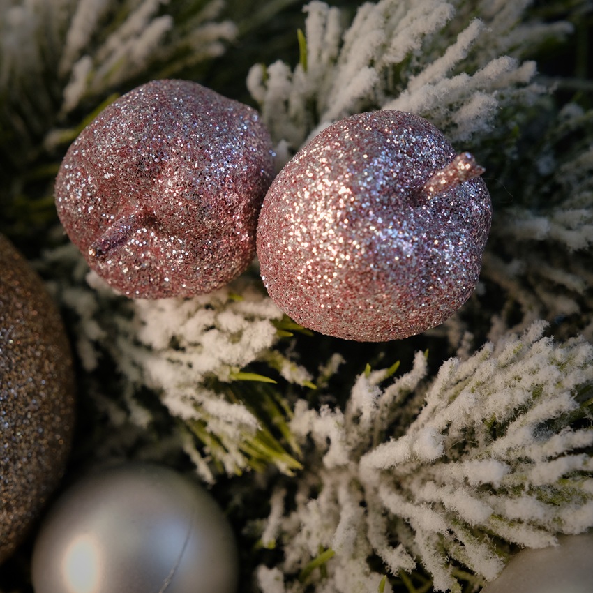 Новогодний венок с сувениром "Хранитель зимней сказки" (искусственный)