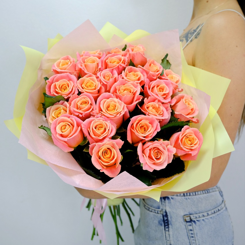 Волшебные персиковые розы 60 см, 25 штучек