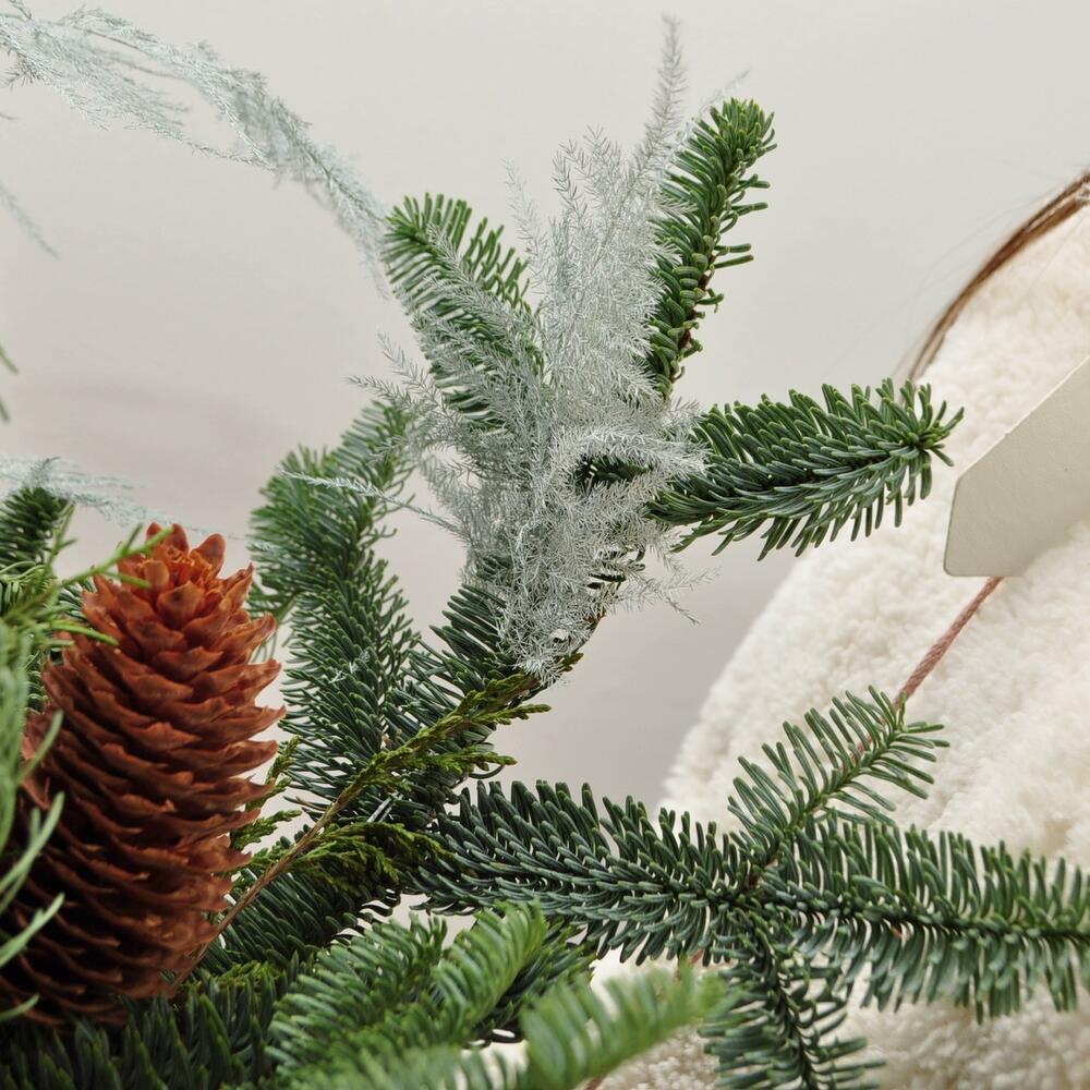 Нобилис, тюльпаны и лютики в композиции «12 месяцев»