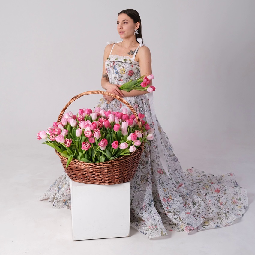 Тюльпаны в корзине, 201 шт