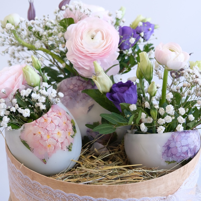 Композиция на пасху: декоративные яйца с цветочным оформлением