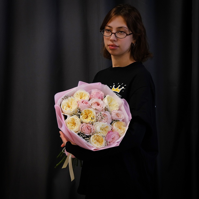 Пионовидные розы в нежных оттенках, 15 штучек (Английские розы Дэвида Остина)