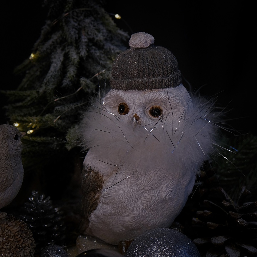 Новогодняя композиция с сувенирами в круглом ящике "Тёплая компания" (искусственная)