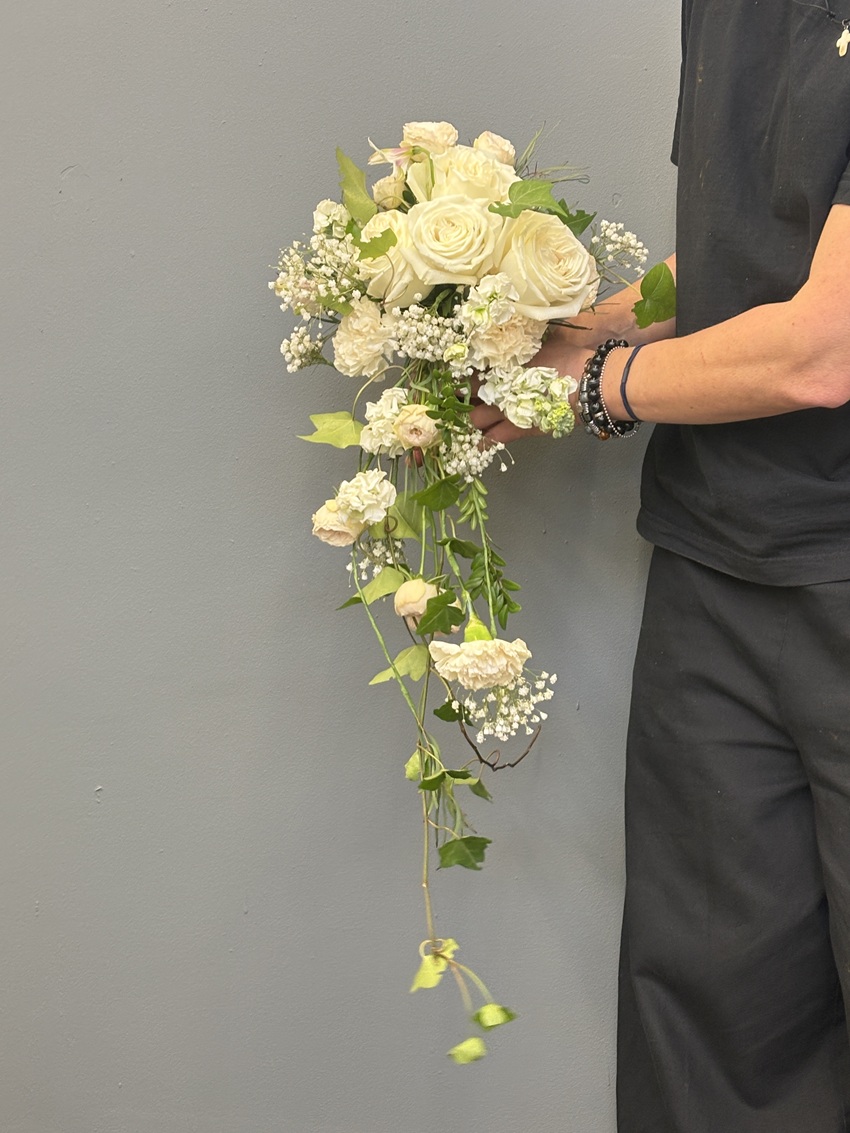 Авторский букет невесты "Ниспадающий"