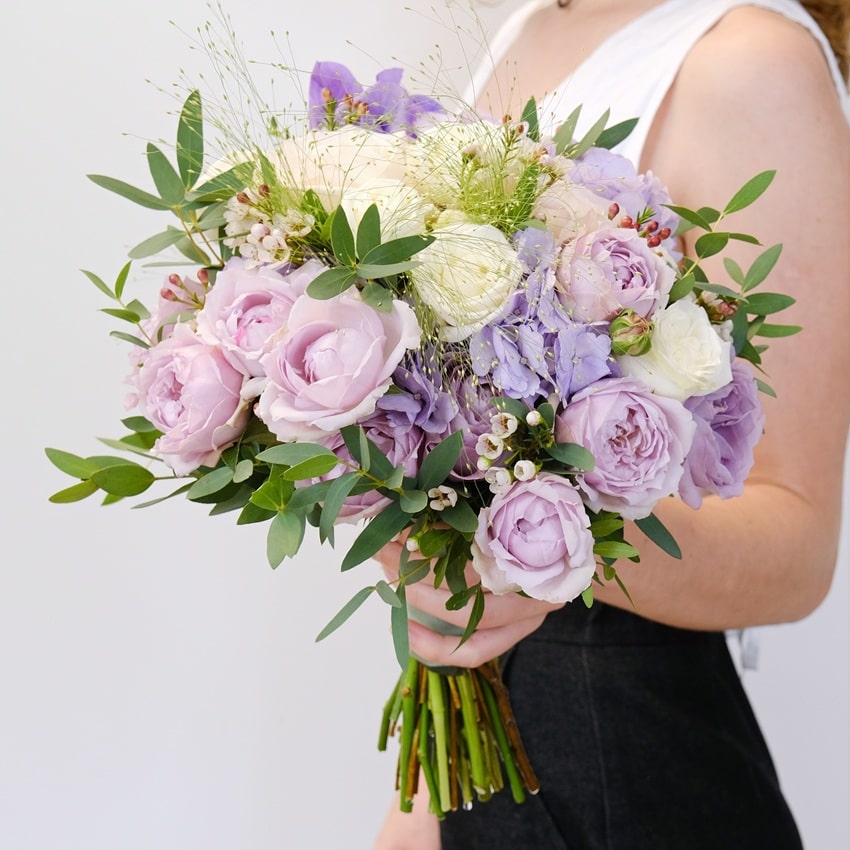 Букет невесты с пионовидными розами и гортензией "Акварель чувств"