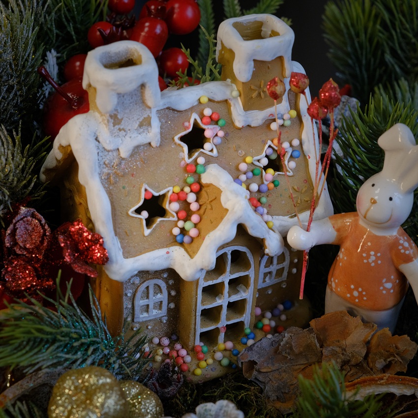 Новогодняя композиция "Пряничный домик" (искусственная)