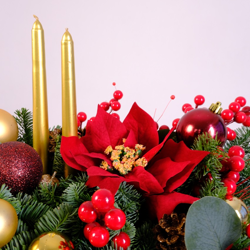 Новогодняя композиция из нобилиса со свечами "Обыкновенное чудо"