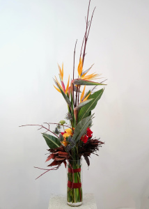 Вертикальный букет со стрелицией. Мужской бизнес букет