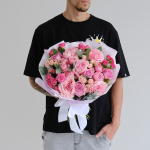 Пионовидные розы в нежном розовом букете "Amore Mio"