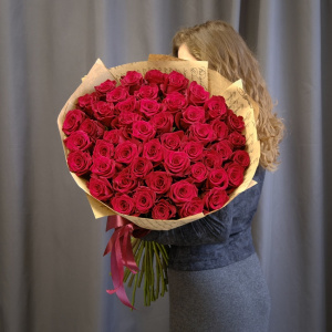 Монобукет розы Эквадор красные 90 см, 49 штук
