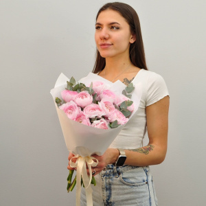 Нежные ранункулюсы, 11 штучек с эвкалиптом