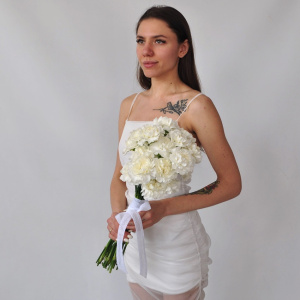 Букет невесты с божественными гвоздиками "Парижский шик"