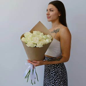 15 белых роз Россия, 60 см